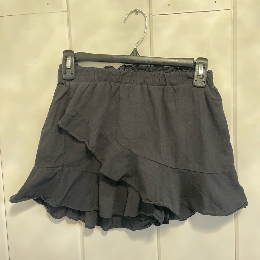 Black skirt/shorts